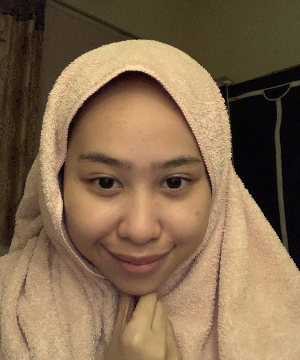 sunflwrsuu's tweet photo. and AFTER EFFECT dia? BEST! soft and tak rasa tight pun😭😭😭

memang cleanser w/out stripping ✅ 
BUT REALLY, love the foaaamy ☁️ effect!!!! AAAA LOVE LOVE 10/10 ✨

TAK SABAR NAK REVEAL #nicetomeetcha @jelitaklHQ https://t.co/nm51sExiZu