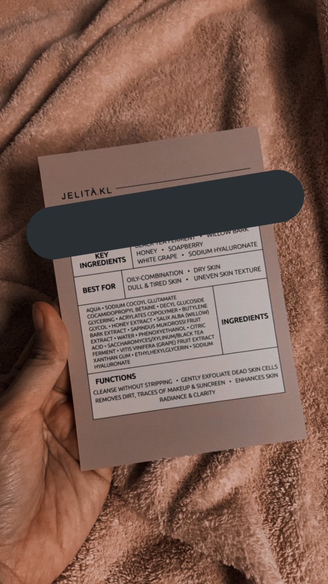 sunflwrsuu's tweet photo. and AFTER EFFECT dia? BEST! soft and tak rasa tight pun😭😭😭

memang cleanser w/out stripping ✅ 
BUT REALLY, love the foaaamy ☁️ effect!!!! AAAA LOVE LOVE 10/10 ✨

TAK SABAR NAK REVEAL #nicetomeetcha @jelitaklHQ https://t.co/nm51sExiZu