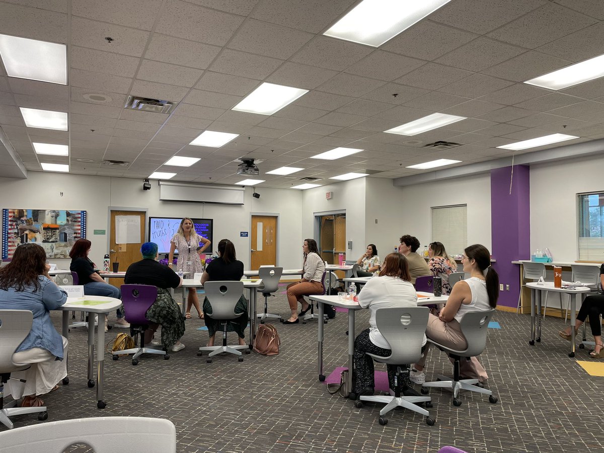 TheLarkspurMS's tweet photo. Today we welcomed the newest 🦁teachers to our @LarkspurMSPride ! So excited to work with you all! Looking forward to the great things coming this year!!! #OneFamilyOnePride 💜💛 @vbschools https://t.co/d1OrEVjMJL