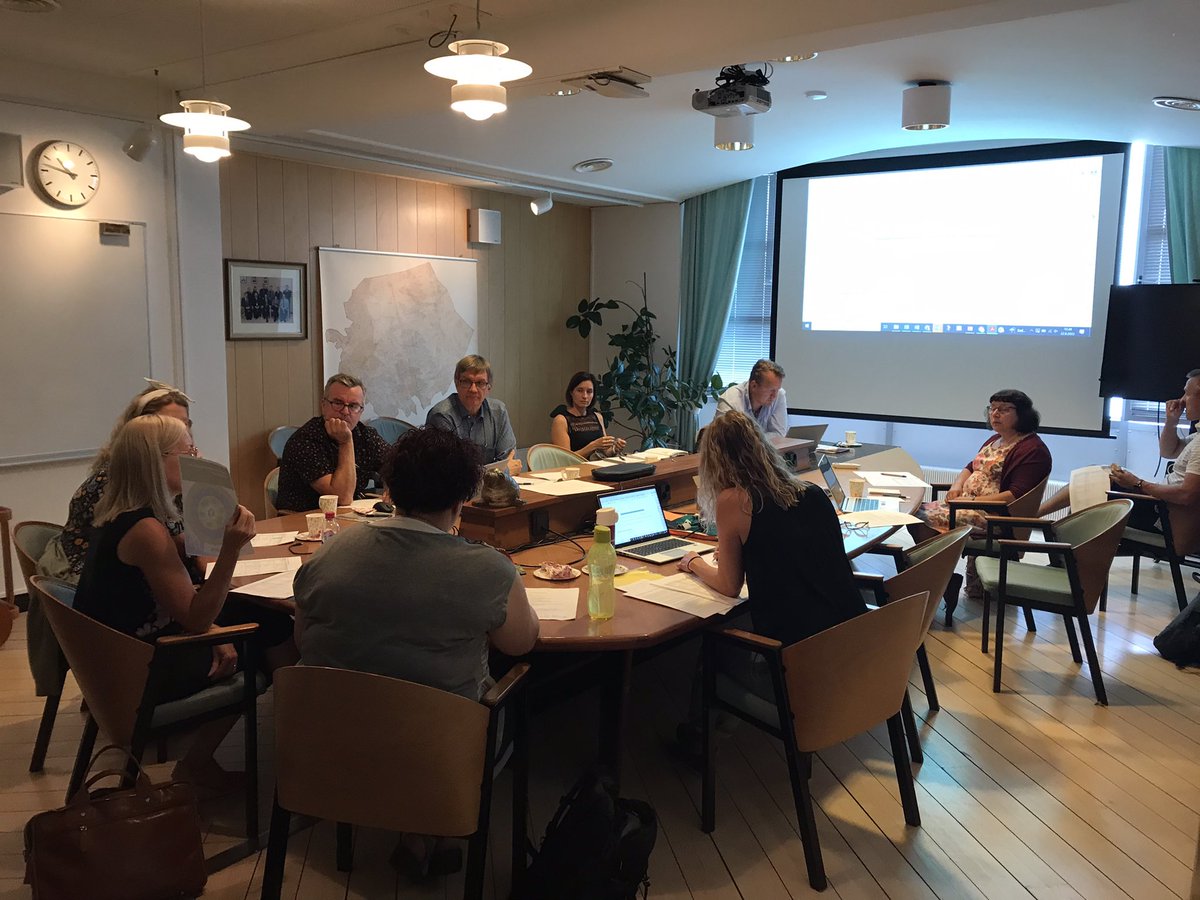 RautioAija's tweet photo. Oli ilo osallistua @Taipalsaari #hyvinvointi’työryhmän kokoukseen. Yhteisiin hyvinvoinnin ja terveyden edistämisen tavoitteisiin on määritelty toimialoittain konkreettiset toimet, mittarit ja niitä seuraan. Hienoa Pj. @TiittoMarja ja #hyte’koordinaattori @tsenabi #yhteistyö 👍 https://t.co/7hD3rThh7c