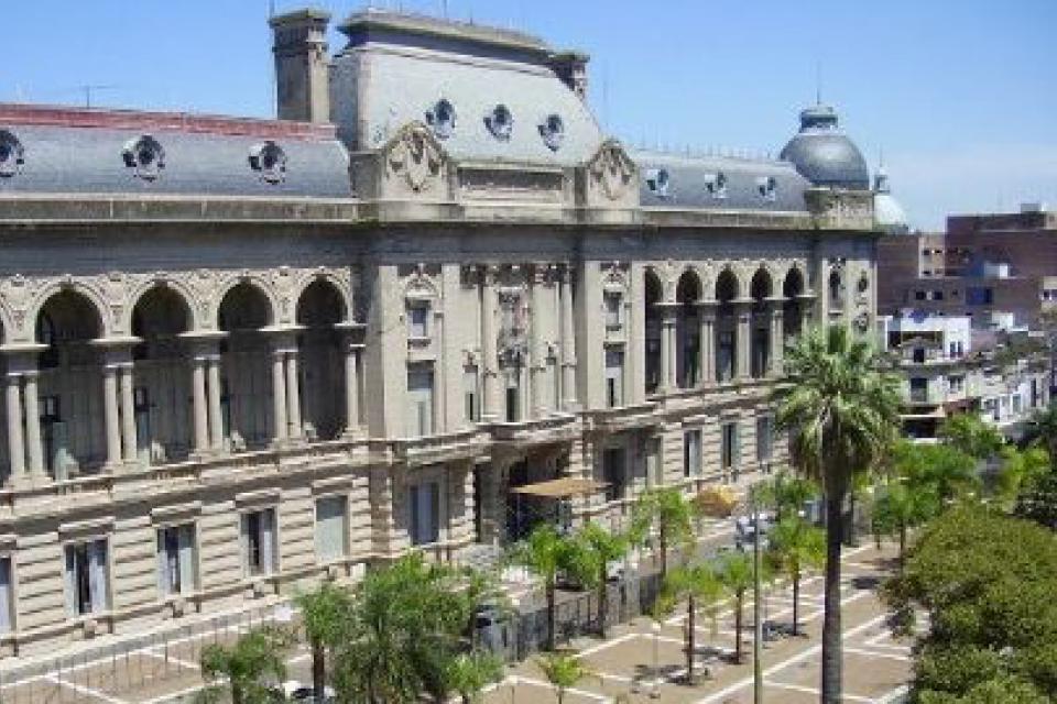 La Provincia de Santa Fe acumula un déficit de $5.450 millones – Informe realizado por el Dpto de Federación Gremial del Comercio e Industria de Rosario  
bit.ly/3K9T4fr  

#SantaFe  #finanzas #ProvinciaSantaFe #deficit #ingresosbrutos #inflacion #pymes #obrapublica