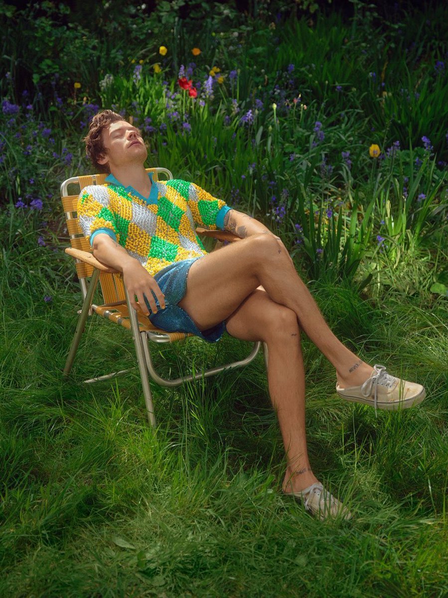 SHR00MRRY's tweet photo. this is what listening to grapejuice by harry styles feels like https://t.co/1GTgI9opzl