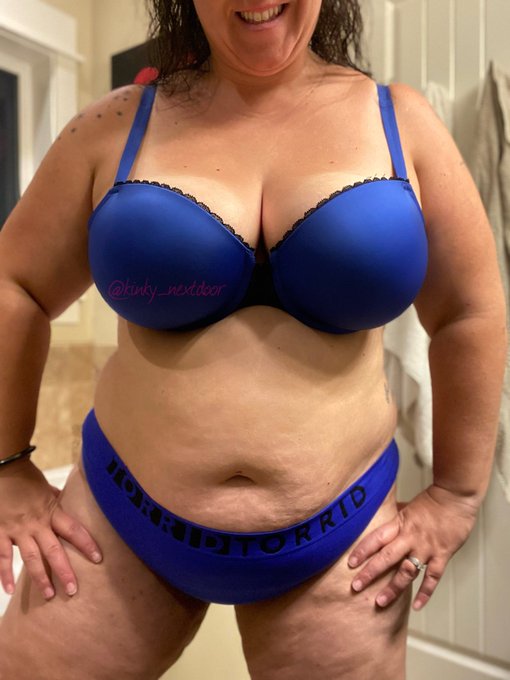 1 pic. Happy Monday. I hope you have a great one. #mombod #thickandhappy #curvy #milf #pawg #bbw #nsfw