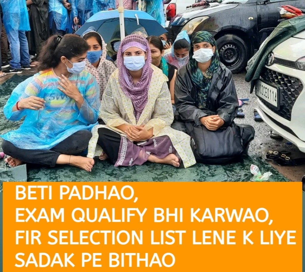 rajput0207's tweet photo. @DeepikaSRajawat Beti padhao beti sadak pe baithao https://t.co/de5e4ddY9u