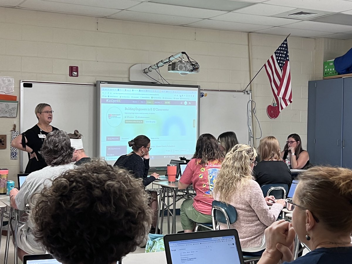 carrierobledo's tweet photo. So excited to see #GoOpenNC being shared today during the Moore Engaged Conference! @MCSDigital is proud to provide 240 โจfreeโจ K-12 #STEM lessons in our Hub! https://t.co/ZuxHX01NCD
