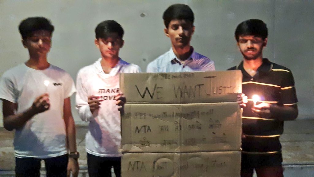 Official_AISU's tweet photo. छात्रों से जो टकराएगी,
वो सरकार कैसे टिक पाएगी.

#JEEMainsThirdAttemptForAll 
#CANDLEMARCHforJeeNeetJustice https://t.co/ij6SEhwuiJ