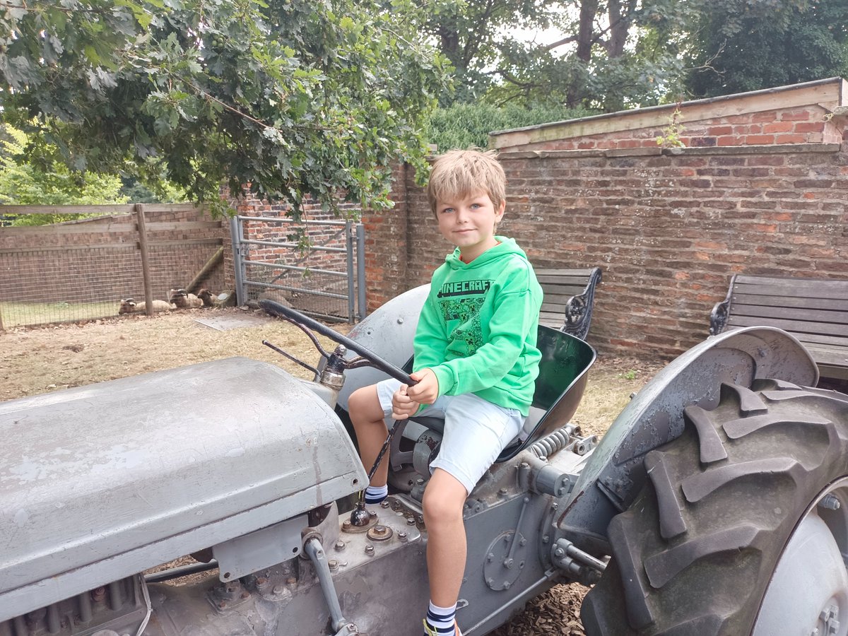 Leanne Teasdale tweet media