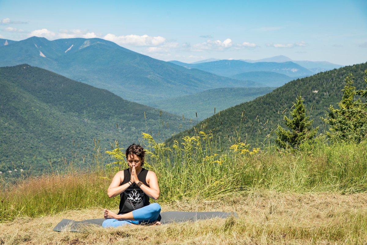 Did someone say mountain top yoga? Every Saturday until October 8, New Hampshire's Loon Peak offers yoga classes overlooking the White Mountains. Learn more here: loonmtn.com/summer-activit….

#NHEconomy #NHBEA #ChooseNH #VisitNH #NationalWellnessMonth #MountainTopYoga