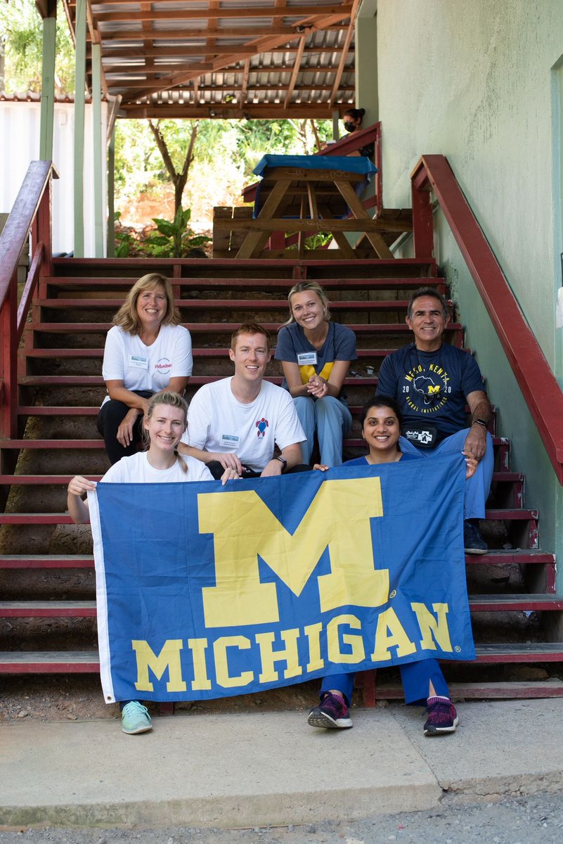 GlobalMichigan's tweet photo. Learning & serving around the 🌎🌐! @UMichDentistry students—part of Global Initiatives in Oral and Craniofacial Health—in South America. Great partnerships in Honduras and Brazil. #InternationalBlue https://t.co/vqkf2x4d2r