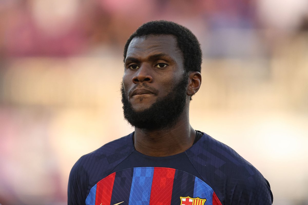 BarcaUniversal's tweet photo. Kessié is trending on Italian Twitter right now. AC Milan fans are really disappointed by his 23 minutes of play in two matches for Barcelona. His decision to leave Milan is being criticized.

— @giaco_iaco https://t.co/z69TE4dL2L