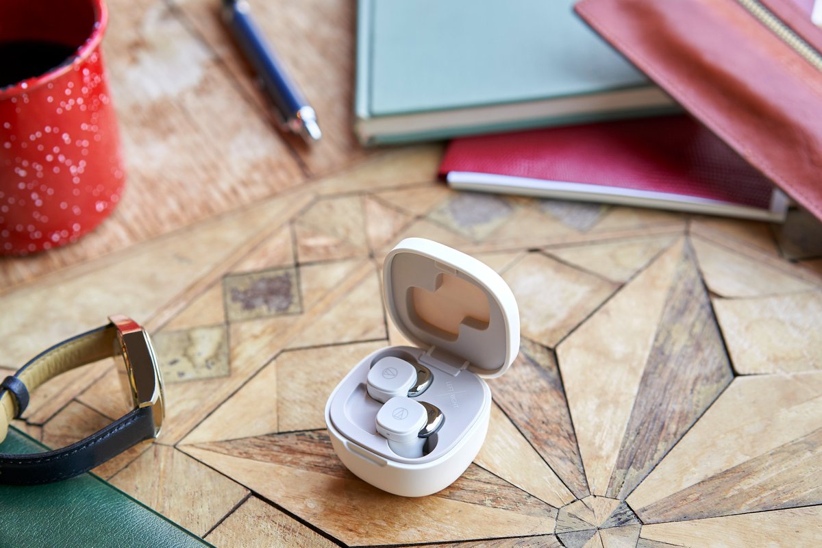 hmvtweets's tweet image. Summer Tech prize draw!

2 winners will win a bundle of @AudioTechnicaUK ATH-S220BT Bluetooth Headphones + ATH-SQ1TW True Wireless Bluetooth Earphones!

RT w #hmvSummerTech
like this post
follow us
UK only, ends next Monday