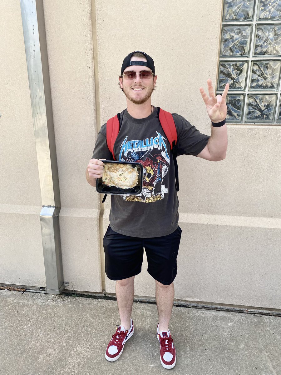 RockyTopRoss's tweet photo. Happy First Day of your 7th year of college @IanMcMillan123 !! #2Degrees #19thGrade https://t.co/1ot6Yid3sd