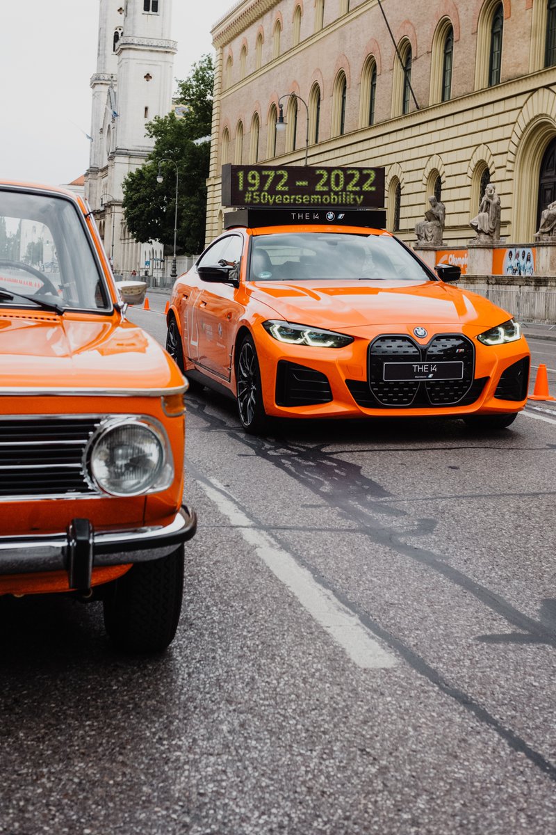 BMWGroupFrance's tweet photo. Commençons cette nouvelle semaine avec un petit #quiz ! 

Quel est le point commun de ces deux voitures ? Et non, ce n'est pas leur couleur.😉 

#BMWGroup #EC2022 #BMWi4 

PS : la réponse se trouve peut-être dans notre feed, qui sait... https://t.co/krVZ3qDQ7G