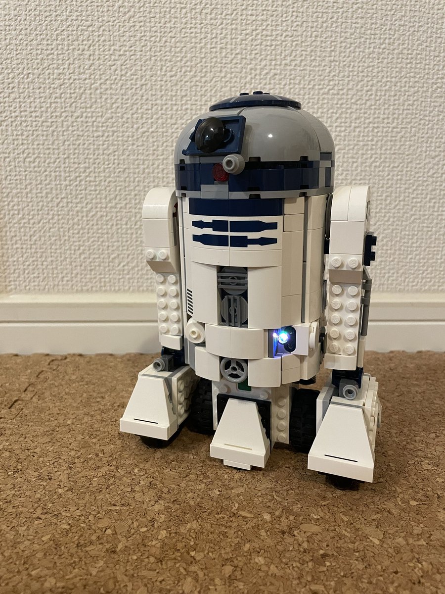 TttLego's tweet photo. 記憶を頼りにR2-D2を復活させた😎

久しぶりにアプリを立ち上げたら悲しいお知らせが😭
PoweredUPアプリに移管だそうです。。。

動かせはするんだろうけど、アプリ内でのオーべラッシュ(SW世界の文字)でのロード画面とかは無いだろうなぁ〜寂しいけど仕方ない🥲

#legopoweredup
#legostarwars https://t.co/r4UVROEf6n