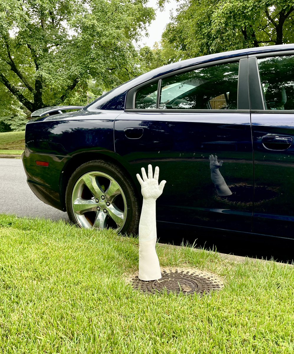 Our neighbors don’t even ask questions anymore… 

Give our SFX Makeup department a BIG HAND!

#farragutforward #kaoticastudios #farragutfilms <a href="/SmoothOn/">Smooth-On</a> <a href="/KaoticaStudios/">Kaotica Studios</a> <a href="/Farragut1921/">Starship Farragut NCC-1921</a>