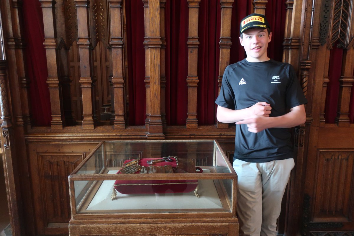 PippaJacks's tweet photo. @AlastairBruce_ @RoyalNavy @RNinScotland @RoyalFamily @BritishArmy @HistEnvScot @edinburghcastle An honour to witness, and for @dav1d_mtb to be part of. #keybearer #proudmama https://t.co/h3o6yaX58Y