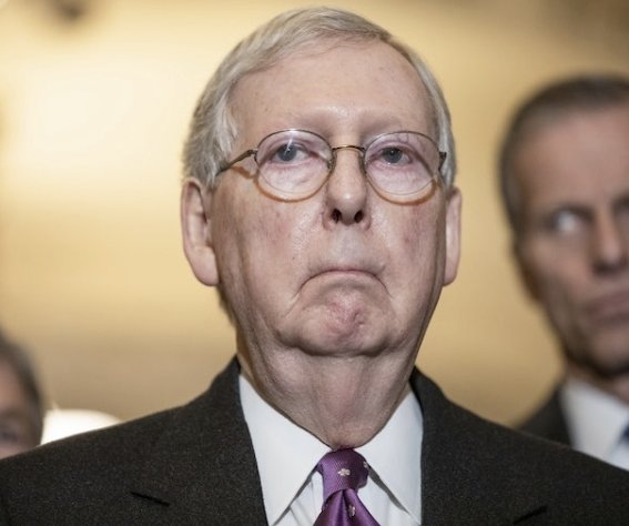 V_its_me_'s tweet photo. If vaginal dryness were a person.. https://t.co/T4Q804mErj