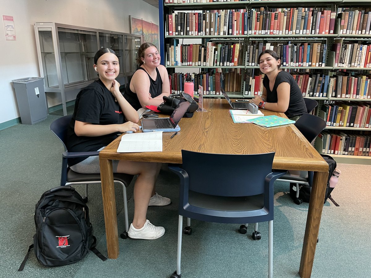FAULibraries's tweet photo. Happy first day of classes, owls! 🦉📚🎉 

FAU Libraries are here to help you with research and classes, or when you just need a quiet place to study or an advice. 

#FirstDayOfSchool #faulibraries https://t.co/nriTgrI0JB