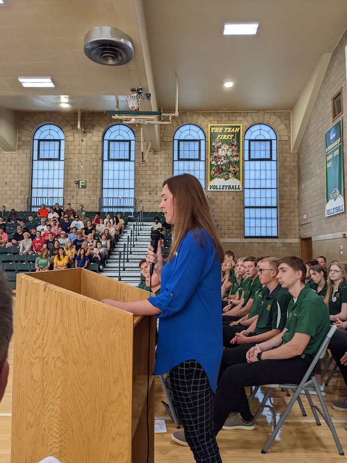 MikeKesslerPhD's tweet image. We welcomed the @NDSUEngineering  class of 2026 this morning in the Bentson-Bunker Fieldhouse. Thanks to Alumni speaker Daria Turgeon, the Engineering Ambassadors, and the College Leadership Team for providing sage advice for the new freshman class. #GoBisonEngineering