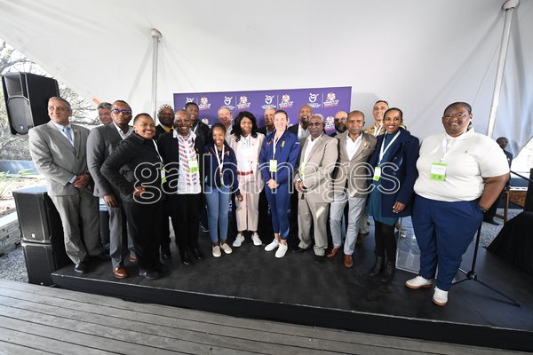 Gallo_Sport's tweet image. 🏏 ICC U19 and Women's T20 World Cup 2023: Host Cities Announcement.

👉 bit.ly/3QJbMge

🗣️ @ICC @cricketworldcup @T20WorldCup @OfficialCSA #HostCities #ICCU19 @ICCWomensT20WC

📷 @Syd_Seshibedi