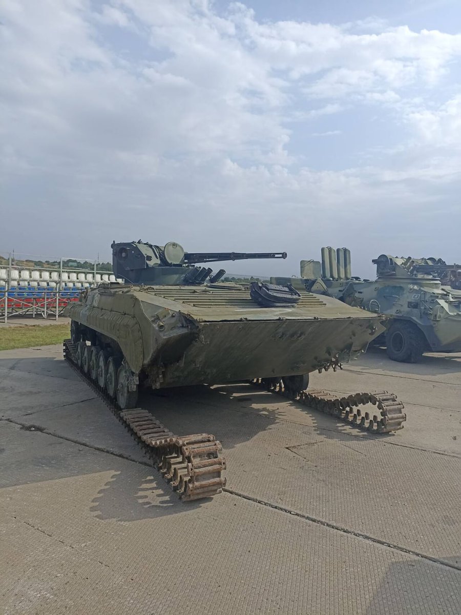 KorsasErik's tweet photo. The #RussianArmy seems to have mostly displayed Captured #Ukrainian equipment at the #ARMY2022 forum over #Russia. Guess they don't have much else to show.. #T-64B1M, #BMP1U #Shkval and #BMP-1, #BTR3E, #British #armoredpersonnelcarrier #AT105 #Saxon & #Cossack2. #Ukraine #Putler https://t.co/d5BnzJmXvT