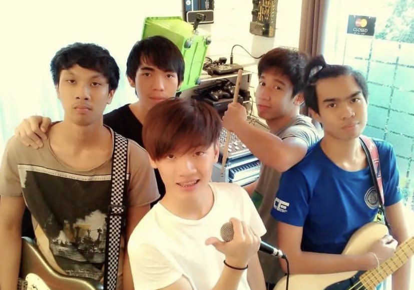 jsp_patchariya's tweet photo. พวกเขามี5คนและจะเป็นเช่นนั้นตลอดไปในความทรงจำ ชาวเมืองตัวน้อยๆคนนี้เป็นกำลังใจให้อยู่ตรงนี้เสมอนะ #ทรีแมนดาวน์ที่มี5คนตลอดไป https://t.co/cMeuf9YZBr