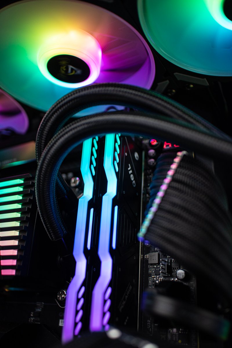 GeILMemory's tweet photo. Able to make your build that much better, this wonderfully crafted build features the GeIL Polaris RGB DDR5 memory.
✨✨✨Use #YesGeILMemoryPics for a chance to get featured and follow us for your dose of epic builds and magnificent rigs!
📸 IG by: @RGB_ftw
#GeILMemory https://t.co/d9P1zmRaa1