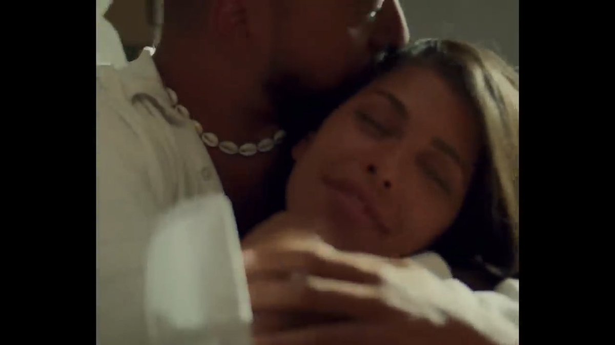 .<a href="/Slimaneoff/">Slimane</a> sort le clip de "Sentimental" ❤️ accompagné de <a href="/AyemNour/">Ayem NOUR</a> !
Vous aimez ?