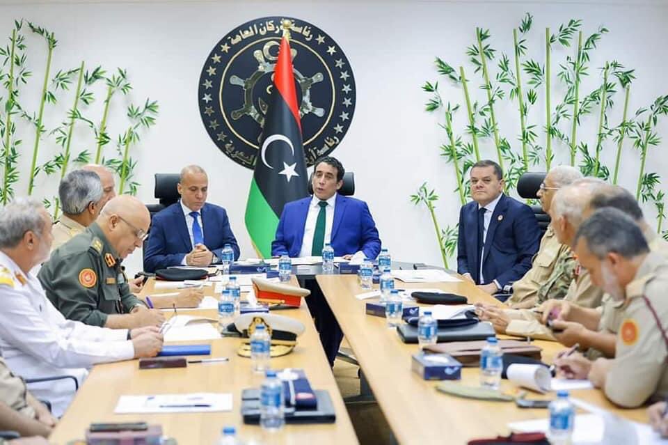 رئيس المجلس الرئاسي #المنفي ونائبه #اللافي بصفتهما القائد الأعلى #للجيش_الليبي ورئيس #حكومة_الوحدة_الوطنية  #الدبيبة يناقشون مع ورئيس #الأركان_العامة  #الحداد ورؤساء الأركان النوعيةو #اللجنة_المشتركة 5+5 آخرالمستجدات ومسارعمل والخطوات المتخذةلتوحيد المؤسسة العسكرية

#تبادل #ليبيا