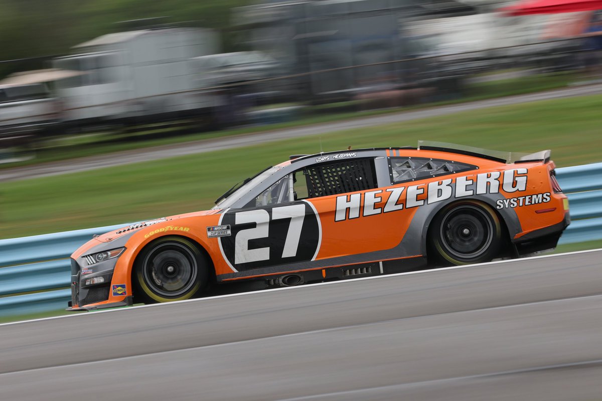 We played in the rain yesterday! 🌧⛈

Official Results 🏁:
Loris Hezemans - P33
Daniil Kvyat - P36