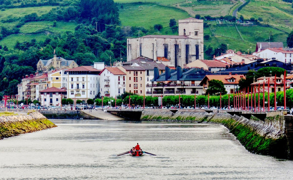 ZumaiaTurismoa's tweet photo. Zorte on osteguneko Kontxarako sailkapenean. Aupa Zumaia!!! @MAMugerza #zumaia #kontxa #telmodeun #arrauna https://t.co/1ZQ40txDYV