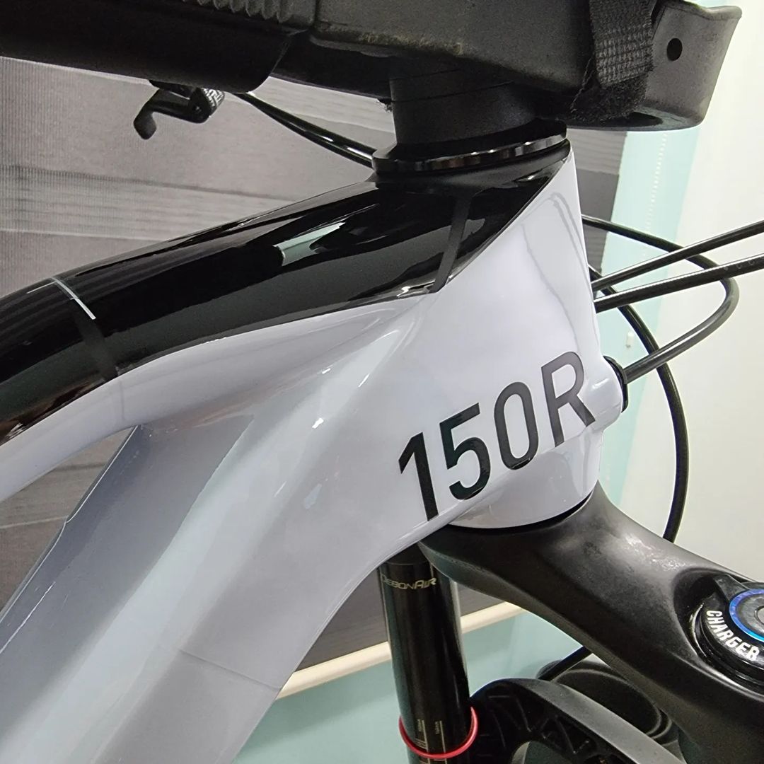 invisiFRAME's tweet photo. Just look at how clean this Cube Stereo looks 🔥
-
We can't be the only ones who love to see a white bike fully protected 😍
-
📷 Sticko
#invisiframe #PPF #Cube #alwaysuseprotection #mtb #Frameprotection https://t.co/85EeCVKFHD