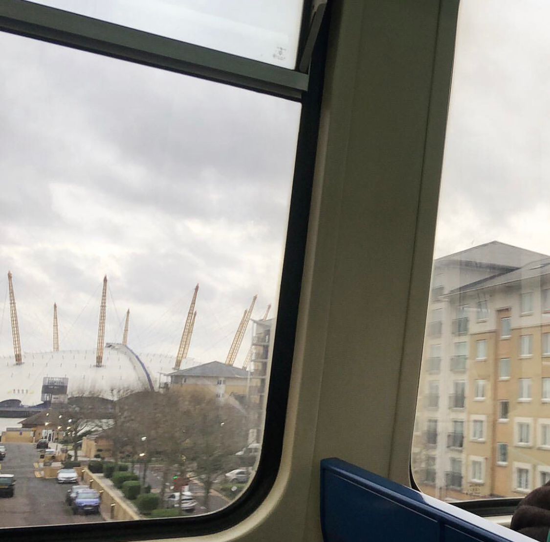 LauraVanessssik's tweet photo. London only has roughly two seasons, winter and about in winter🤩🤩🤩 https://t.co/OLG5lbIwPs