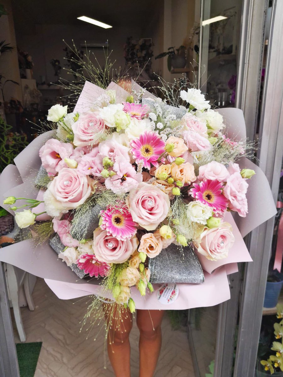 CameliaFiori's tweet photo. #bouquet #Flowers #flowerpower #Terni https://t.co/bNJxQFVFmh