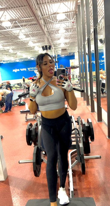 The fitness journey continues #gymgirl #gymlife #fitnessgirl #workoutmotivation #mondaythoughts https://t