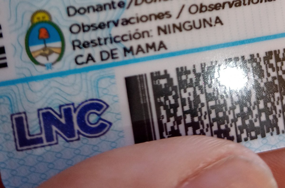 Vine a renovar carnet de conducir, me voy con estrés, secándome las lágrimas y con la etiqueta de "incapacitada" en la frente. Me lo dieron sólo por 2 años, pidiéndome un apto médico para conducir y en el carnet me ponen la enfermedad. Qué necesidad?