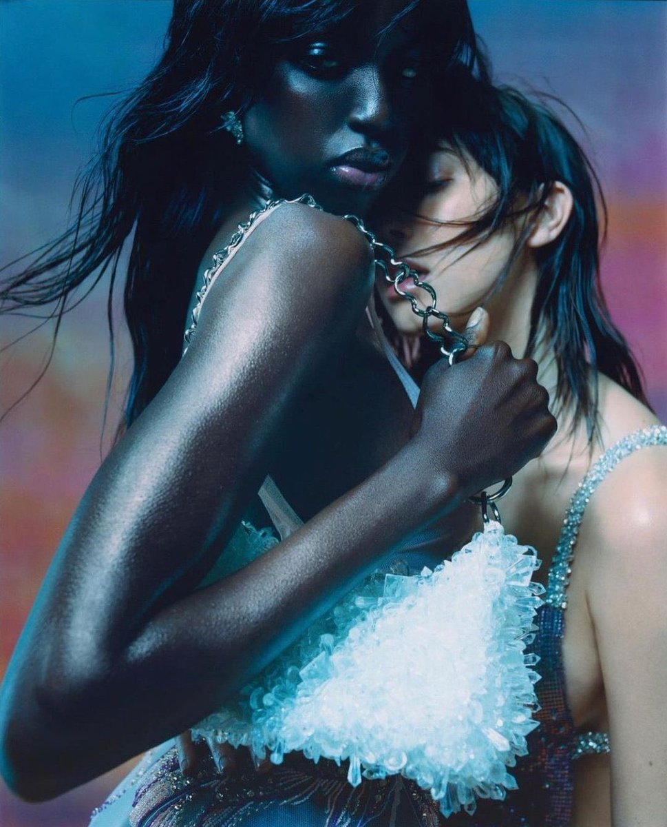 gobIinarchive's tweet photo. nyaueth riam and vaughan ollier for clio peppiatt aw22 by david vail https://t.co/KfQG8y91vr