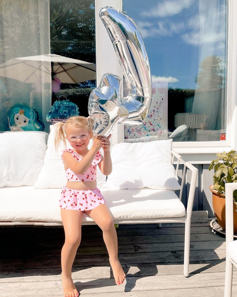 IsCopito's tweet photo. {♡}  Felices 4 mi princesa chiquita 🥺💕 parece que fue ayer cuando llegaste a nosotros @Colmilludo_  llenando nuestra vida de amor y ternura con tu forma de ser! Te amo Summer 💕 por siempre https://t.co/MX8BOgJNz3