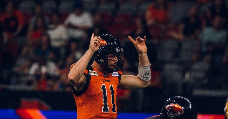 BCLions's tweet photo. "That always hurts to see a brother go down. We all have his back."
@TheTrueQB is ready to take the keys to this #BCLions offence and to rally for injured Rourke π¦
#RoarLikeNeverBefore #RallyForNathan
