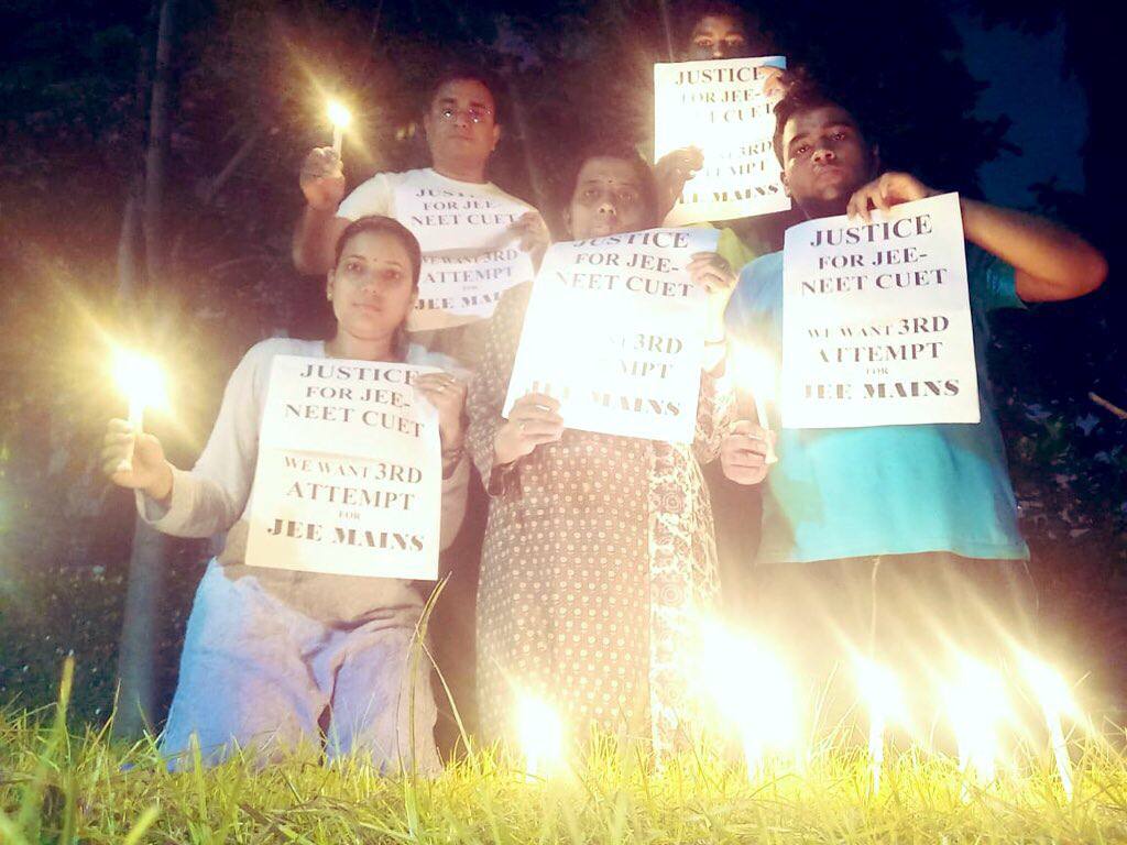 IamSaurav_1's tweet photo. तू कोशिश करना मत  छोड़,
तू हिम्मत मत हार,
इस दुनिया में जीता वही,
जो हारने से घबराया नहीं,

क्योंकि.....

अपना टाइम आएगा 💥
#JEEMainsExtraAttemptForAll 
#CANDLEMARCHforJeeNeetJustice https://t.co/odefWkZliD