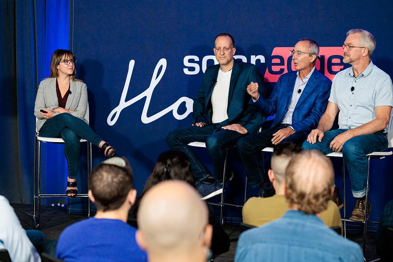 SolarEdgePV's tweet image. That&apos;s a wrap!⚡🙌

Over 1,000 people joined us live for the launch of #SolarEdgeHome in North America.

BIG thank you to our partners @EnergySage, @CinnamonEnergy, Desi Felibert and Michael Patterson for sharing your valuable insights.
​
Learn more: okt.to/u9QSvy