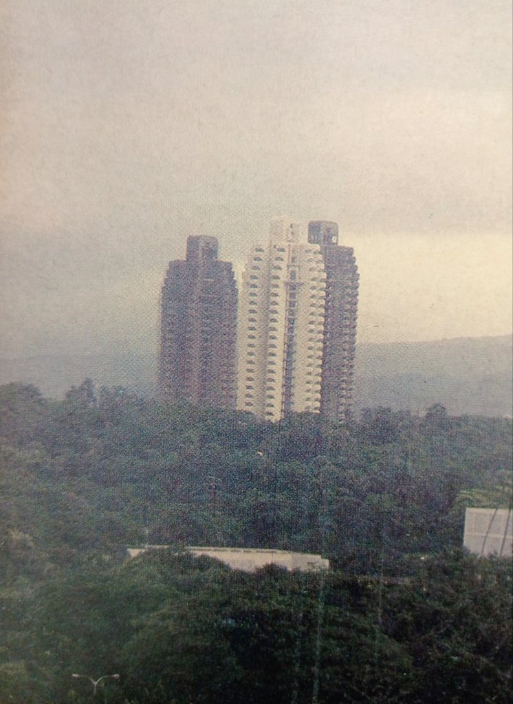 IndiaHistorypic's tweet photo. 1991 :: View of Goregaon (E) , Bombay https://t.co/XJWv443sM7