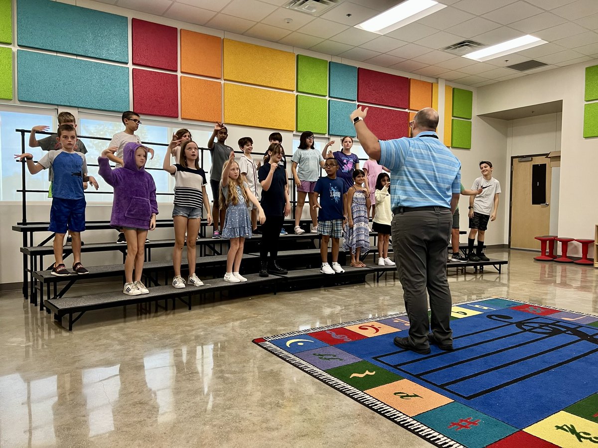 BoerneFineArts's tweet photo. We love our @VanRaubES Music and Art Teachers!  Thank you Tavis McGeachin &amp; Shelly Kindred for a great start to the year! @BoerneISD https://t.co/IV5xlmerjZ