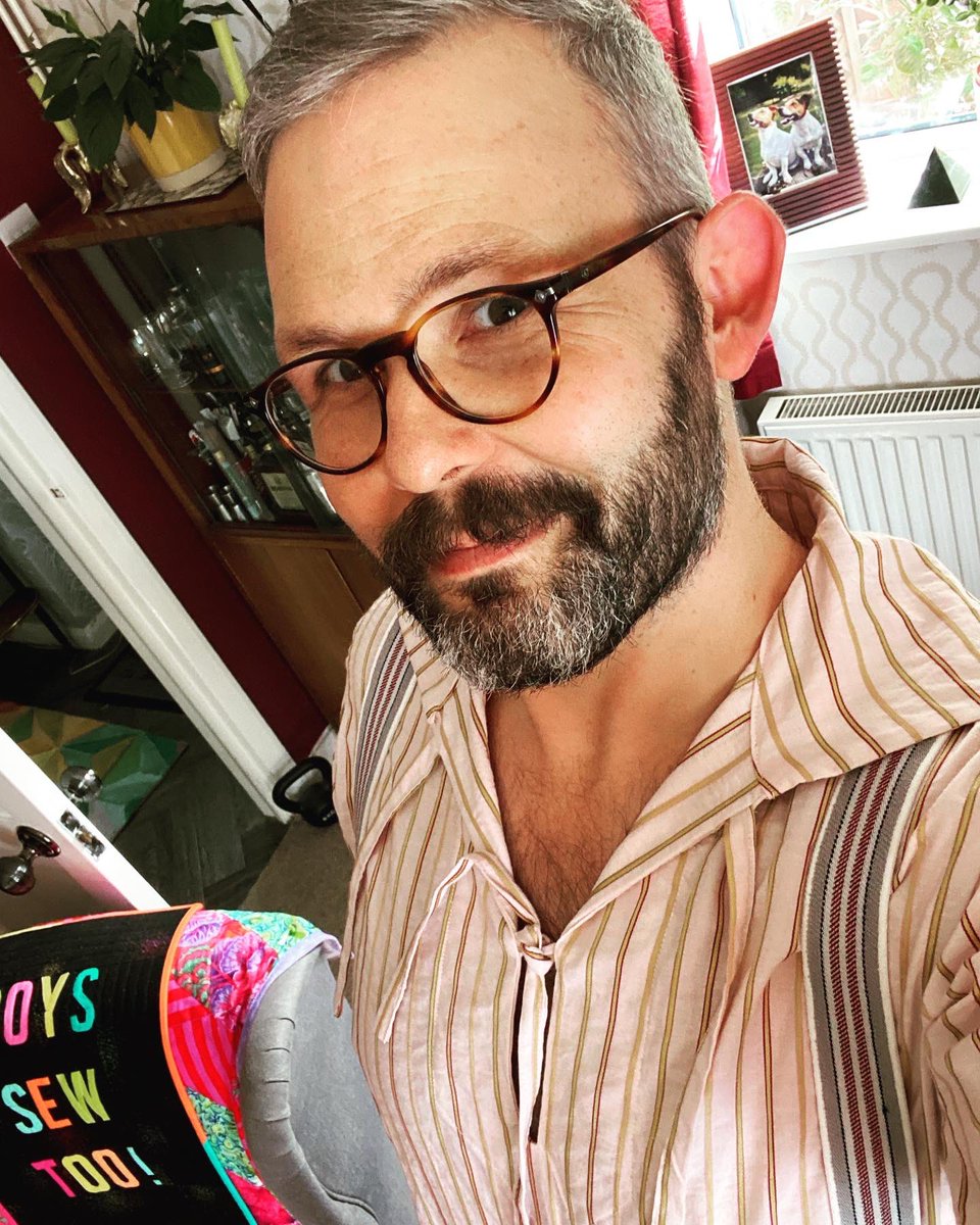 sewmarkfrancis's tweet photo. Itโs been photo shoot day today, and the model was such a diva! He even wanted barley water.
Coming September and available at the Farnborough @thecraftshows
#markfrancis #sewmarkfrancis #sailorshirt #indiesewingpattern #craftshow #boyssewtoo #sewbros #sewingthescene https://t.co/nXwbHm2OzS