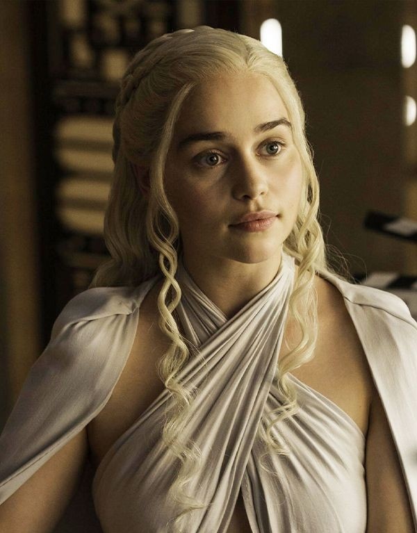 NiiteTitan's tweet photo. guess #HBO doesn't hv enough budget for that #Targaryen SILVER/platinum HAIR!! keeps switchn it to blonde every few scenes like they are #Lanisters 🤦🏻♂️
#HouseOfTheDragonHBO #GameOfThrones https://t.co/BVXUkErMZC