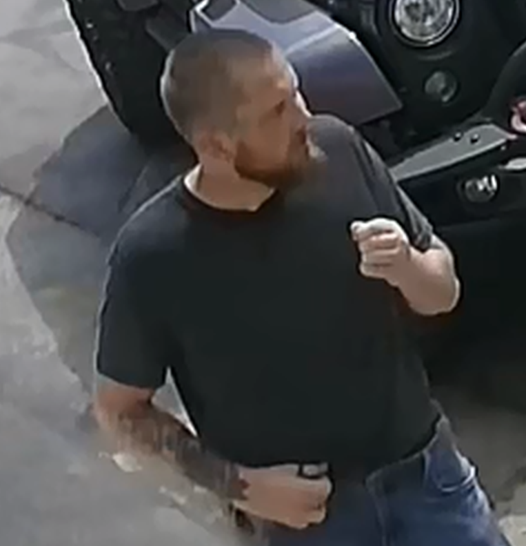 tn_crime's tweet photo. Know this person? He's suspected of stealing a 2017 gray Jeep Wrangler at abt noon on 8/19 from the Citgo, Sevier Av, taking off towards James White Pkwy. Recognize him? Contact East TN Valley Crime Stoppers - Call **TIPS, Online https://t.co/msppsTw5gg, or use the app P3TIPS. https://t.co/rd3qMf6gsL
