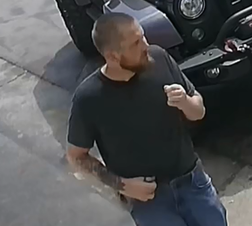 tn_crime's tweet photo. Know this person? He's suspected of stealing a 2017 gray Jeep Wrangler at abt noon on 8/19 from the Citgo, Sevier Av, taking off towards James White Pkwy. Recognize him? Contact East TN Valley Crime Stoppers - Call **TIPS, Online https://t.co/msppsTw5gg, or use the app P3TIPS. https://t.co/rd3qMf6gsL