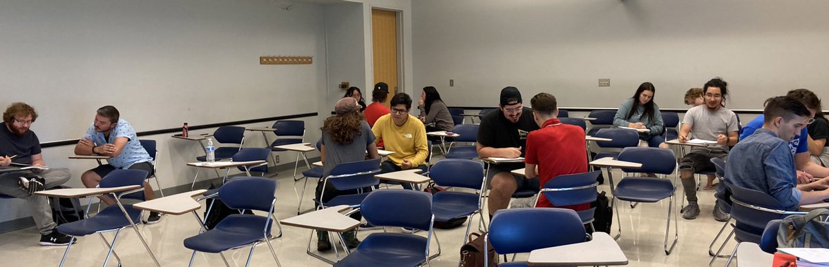 JayVanderVeen's tweet image. First day back for students and faculty at @IUSouthBend! Here #SyllabusDay is not an abbreviated class. Instead, the students are collaborating on what they want to learn as their #IceBreaker. The question was “what should be in a text about [fill in class title]?”
