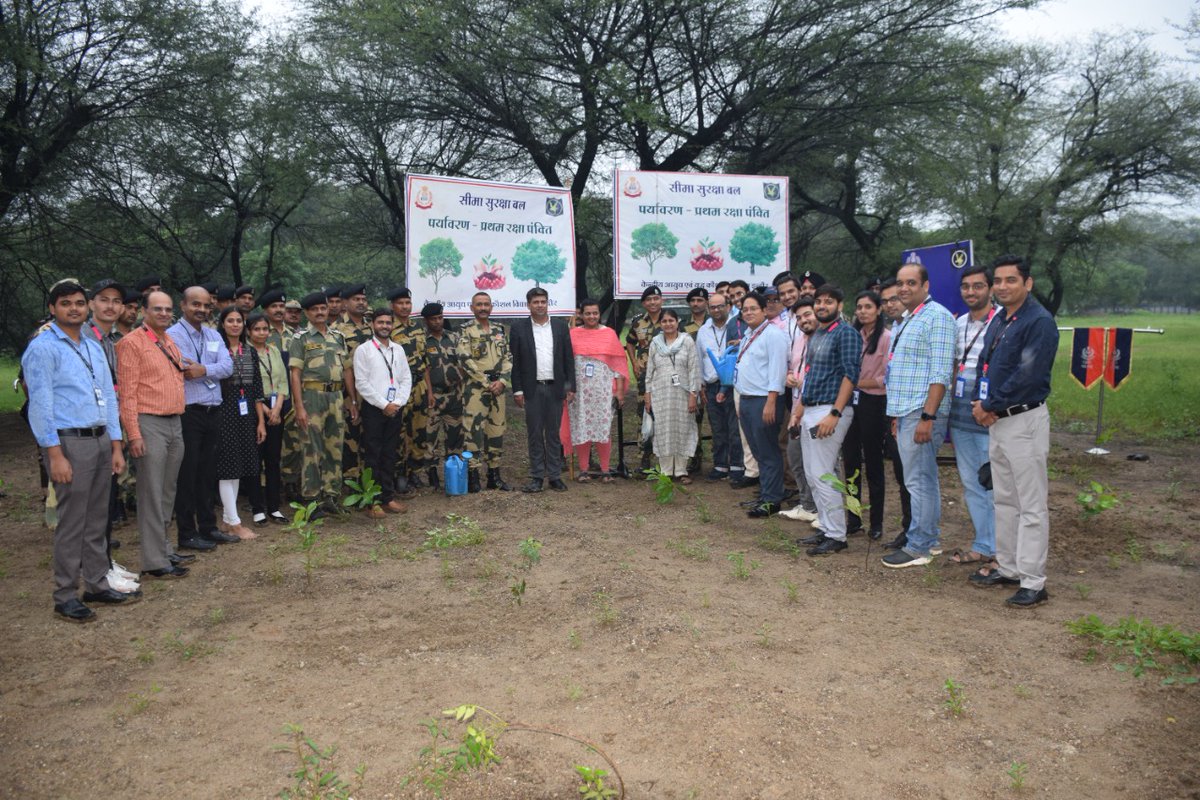BSF_CSWT's tweet photo. कार्यक्रम आयोजित किया गया। यह वृक्षारोपण 35 प्रजातियों के 3000 पौधों के द्वारा मियावाकी पदिति से किया गया l 
#SadhanaSamarpaN2022 
#AnupamSimghal5
#KhanSanchari
#tcs https://t.co/b1hCaX21kU