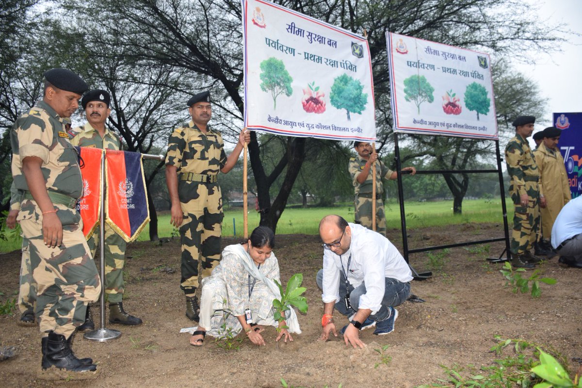 BSF_CSWT's tweet photo. कार्यक्रम आयोजित किया गया। यह वृक्षारोपण 35 प्रजातियों के 3000 पौधों के द्वारा मियावाकी पदिति से किया गया l 
#SadhanaSamarpaN2022 
#AnupamSimghal5
#KhanSanchari
#tcs https://t.co/b1hCaX21kU